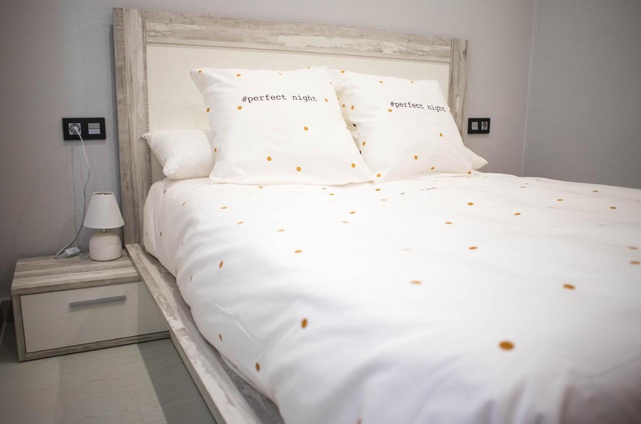 La Pequena Apartment เบเลซรูบิโอ ภายนอก รูปภาพ